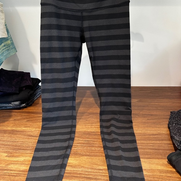 Lululemon wunder unders sz 8 luon - Picture 2 of 6